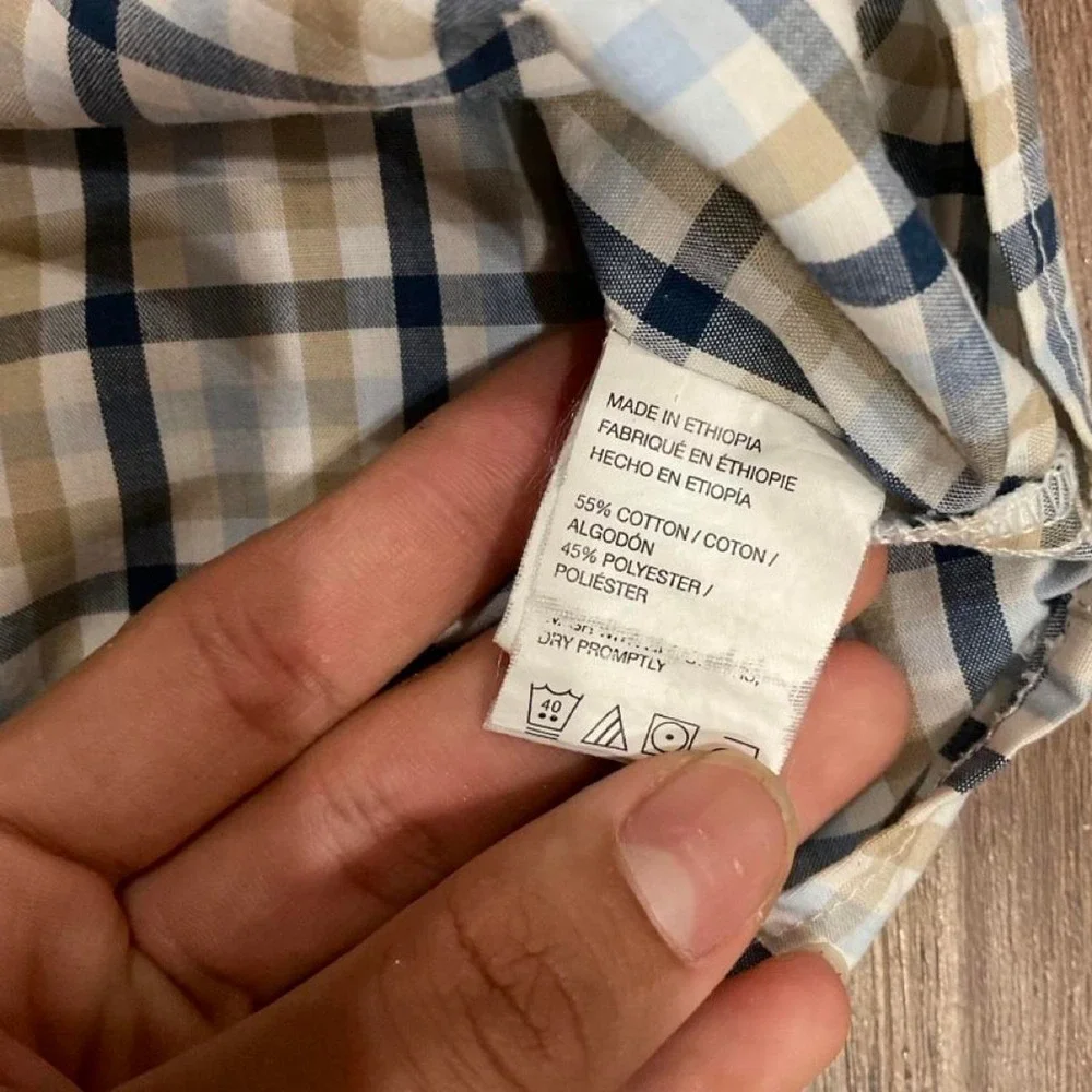 Arrow white and beige plaid button-up